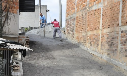 Pinheiral inicia obras na Servidão das Acácias, no Ipê